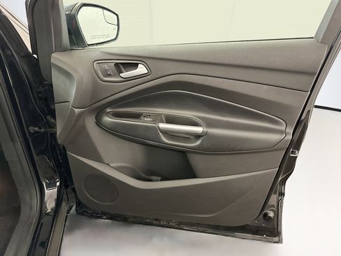 Used 2019 Ford Escape SEL image 34