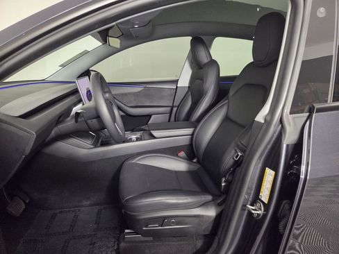 Used 2026 Tesla Model Y AWD image 11
