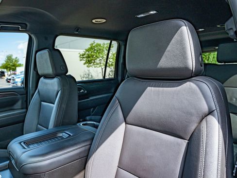 Used 2024 Chevrolet Suburban Z71 w/ Luxury Package AWD/4WD image 33