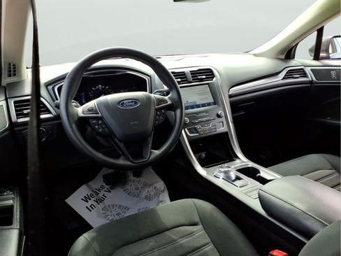 Used 2020 Ford Fusion SE FWD image 10