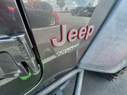 Used 2018 Jeep Wrangler Unlimited Rubicon AWD/4WD image 32