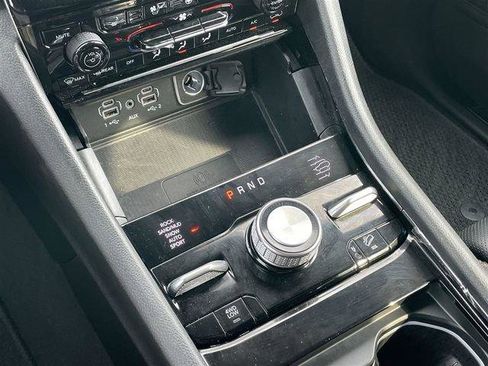 Used 2024 Jeep Grand Cherokee L Summit w/ Advanced Protech Group IV AWD/4WD image 18