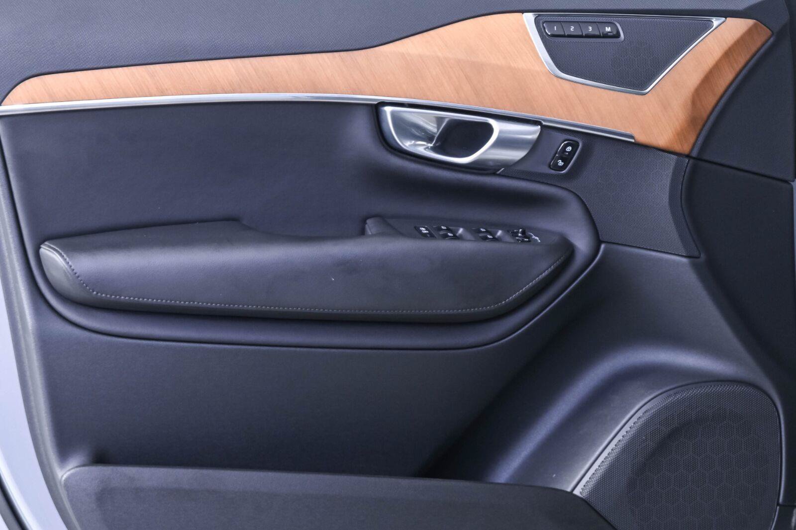 Certified 2024 Volvo XC90 B5 Plus AWD/4WD image 6