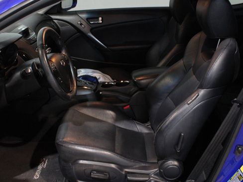 Used 2012 Hyundai Genesis 3.8 image 31