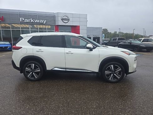 Used 2023 Nissan Rogue Platinum w/ Platinum Premium Package image 8