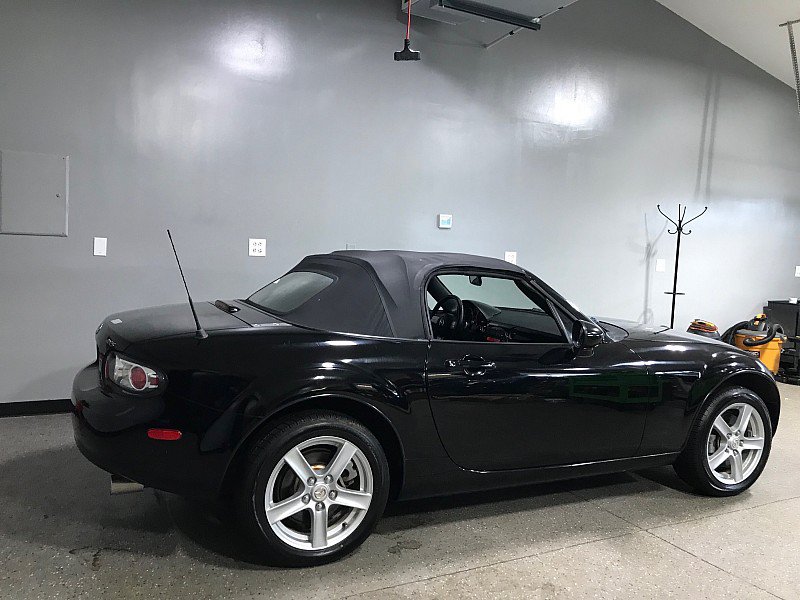 Used 2007 MAZDA MX-5 Miata Sport RWD image 6