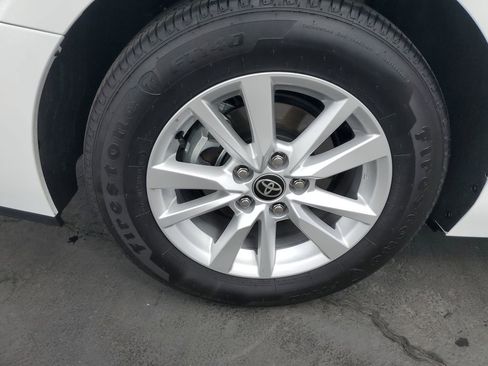 Used 2025 Toyota Camry LE image 29