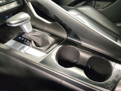 Used 2025 Hyundai Elantra Limited FWD image 26
