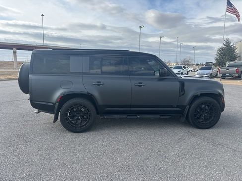 Used 2025 Land Rover Defender 130 V8 image 3