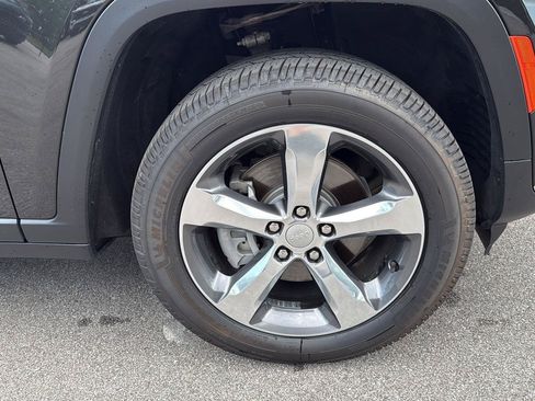 Used 2022 Jeep Grand Cherokee L Limited AWD/4WD image 15