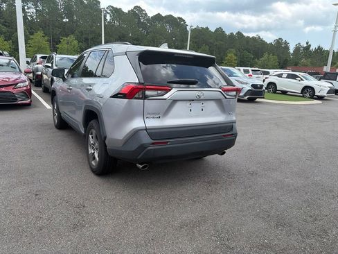 Used 2022 Toyota RAV4 XLE w/ Convenience Package FWD image 8