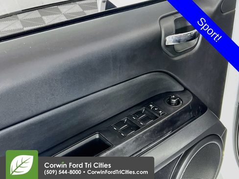 Used 2017 Jeep Compass Sport w/ Power Value Group AWD/4WD image 12