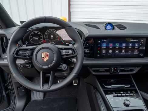New 2026 Porsche Cayenne GTS image 20