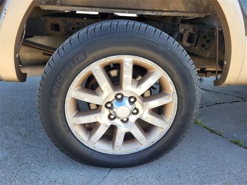 Used 2014 Ford F150 King Ranch w/ King Ranch Luxury Package image 32