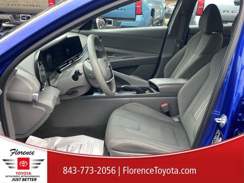 Used 2024 Hyundai Elantra SEL image 5