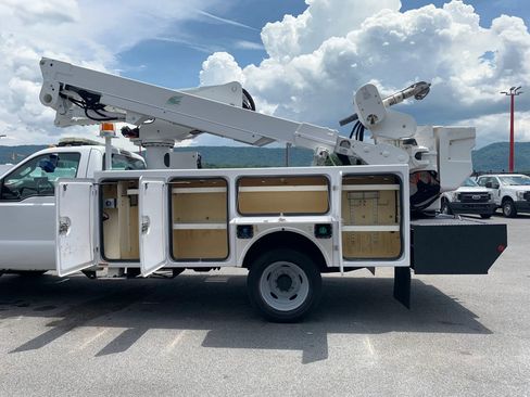 Used 2013 Ford F550 2WD Regular Cab Super Duty w/ Payload Upgrade Pkg image 22