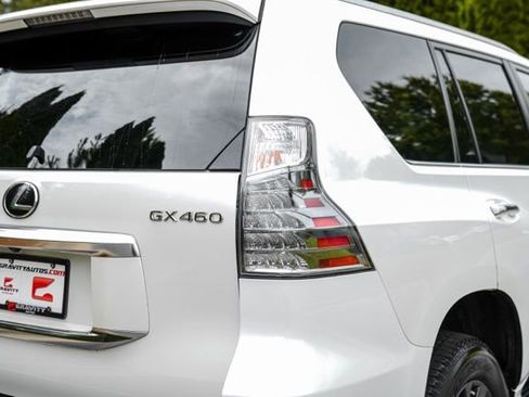 Used 2023 Lexus GX 460 Premium w/ Premium Package AWD/4WD image 16