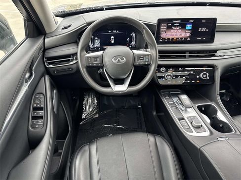 Certified 2025 INFINITI QX60 Luxe image 9