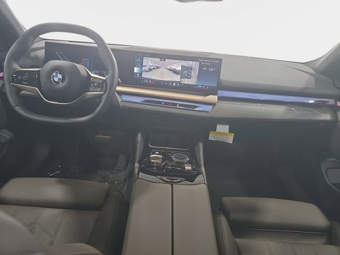 Used 2026 BMW 530i w/ Convenience Package RWD image 10
