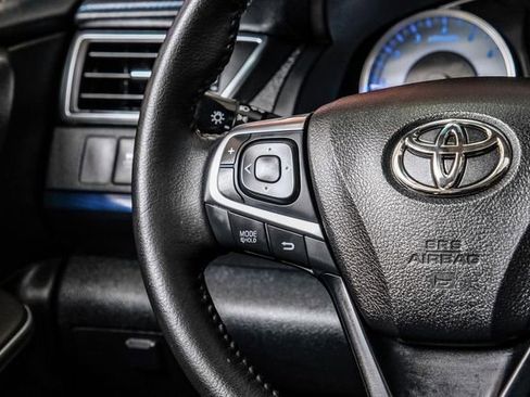 Used 2016 Toyota Camry SE FWD image 14