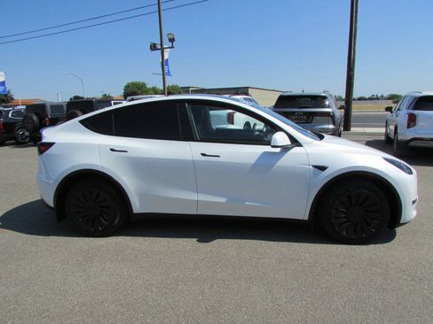 Used 2023 Tesla Model Y Long Range AWD/4WD image 5