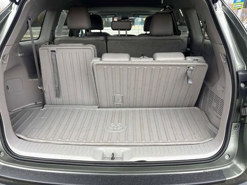 Used 2018 Toyota Highlander XLE image 16