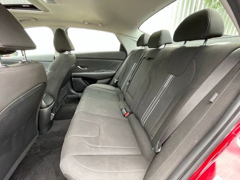 Used 2025 Hyundai Elantra SEL FWD image 26