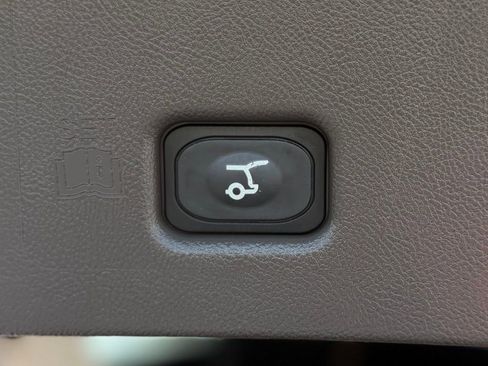 Used 2022 Lincoln Nautilus Reserve image 11