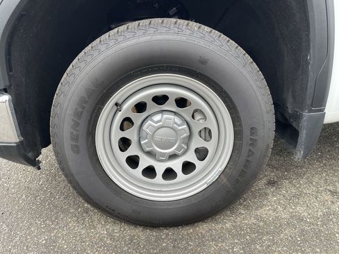 Used 2024 GMC Sierra 1500 Pro w/ Pro Value Package image 57