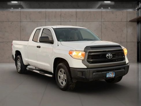 Used 2016 Toyota Tundra SR image 2