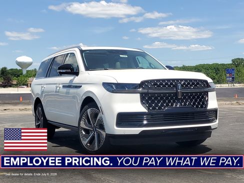 New 2026 Lincoln Navigator Black Label AWD/4WD image 1
