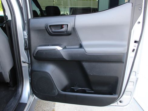 Used 2018 Toyota Tacoma SR5 image 23