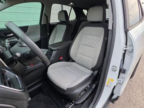Used 2020 Chevrolet Equinox LS w/ LS Convenience Package FWD image 12