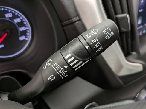 Used 2024 GMC Terrain SLE w/ Driver Convenience Package image 20