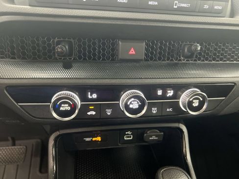 Used 2023 Honda CR-V LX image 16