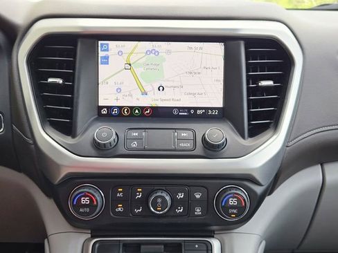 Used 2023 GMC Acadia SLT FWD image 21