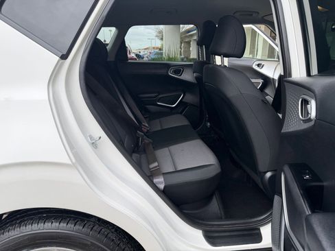 Used 2025 Kia Soul LX w/ LX Technology Package image 25