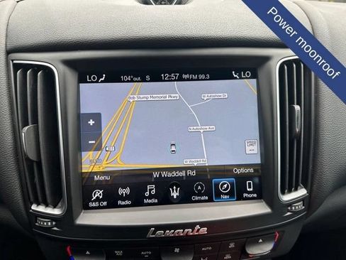 Used 2020 Maserati Levante AWD/4WD image 15