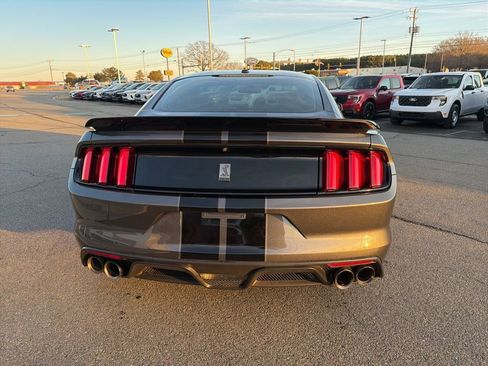 Used 2017 Ford Mustang Shelby GT350 image 4