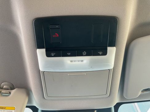 Used 2025 Nissan Rogue SV FWD image 17