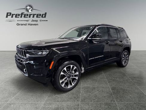 Used 2025 Jeep Grand Cherokee Overland image 10