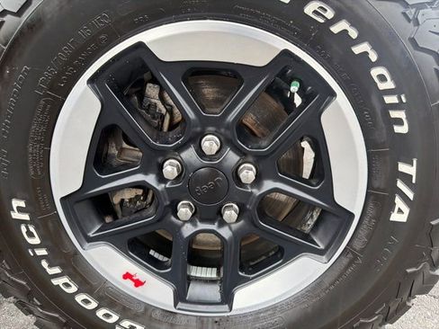 Used 2021 Jeep Wrangler Unlimited Rubicon image 7