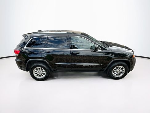 Used 2018 Jeep Grand Cherokee Laredo AWD/4WD image 10