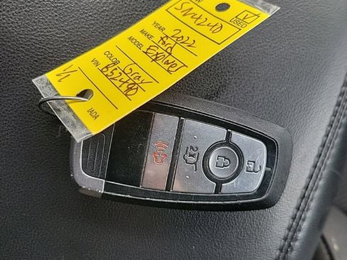 Used 2022 Ford Explorer XLT image 22