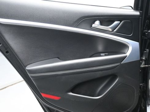 Used 2023 Genesis G70 2.0T image 20