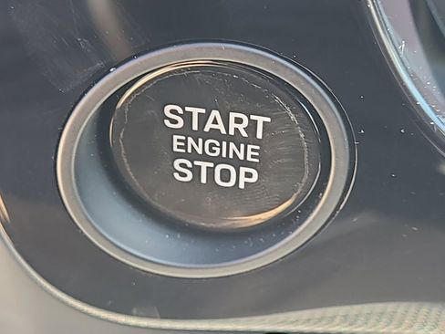 Used 2024 Porsche Cayenne image 25