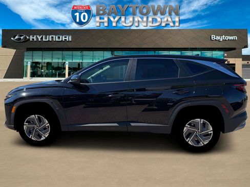 New 2026 Hyundai Tucson Blue SE image 3