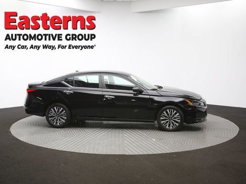 Used 2024 Nissan Altima 2.5 SV image 43