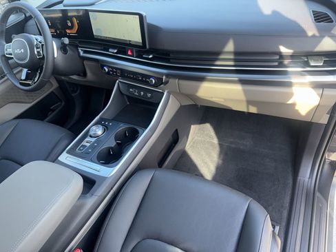 New 2026 Kia Carnival LXS FWD image 10