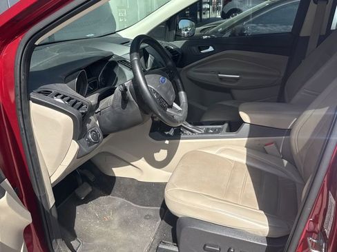 Used 2017 Ford Escape Titanium image 5